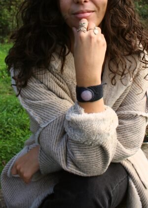 Bracelet · Macramé & Quartz rose